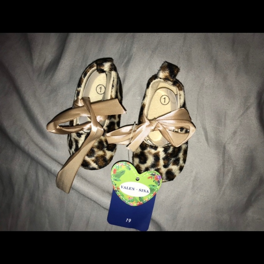 Shein size eu 19 for a 1-2 baby , soft fur !